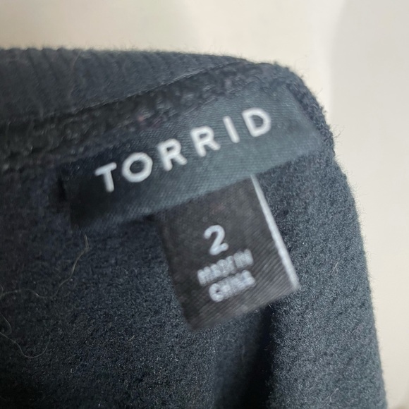 Torrid Black Crewneck Sweater With Small Silver Star Design Size 2 (2X) Women’s - Picture 7 of 8